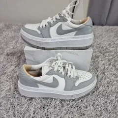 235 NIKE ナイキ 靴 エア ジョーダン 1 エリベート ロー ウルフ グレー