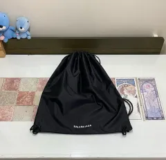 バレンシアガ シャーリングバッグのサムネイル