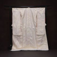 美品 白無垢 桜に青海波 刺繍 - メルカリ