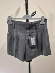 PRADA プラダ 正規品 ショートパンツ P214I 新品 38サイズ 出品のサムネイル