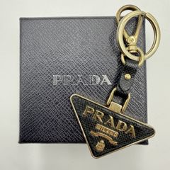 箱付き 美品】プラダ サフィアーノ トライアングルロゴ キーホルダー