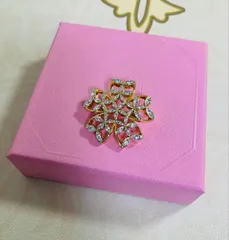 スワロフスキー Swarovski フラワー ブローチ ゴールドカラー