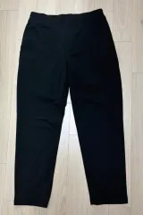 ユニクロ ウルトラストレッチ アクティブ テーパードパンツ