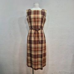 黄八丈 Aラインフレアワンピース 絹 着物リメイク ハンドメイド - メルカリ 黄八丈 Aラインフレアワンピース 絹 着物リメイク ハンドメイド - メルカリ