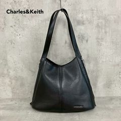 CHARLES & KEITH⭐︎ノワール リブクロックエフェクト ホーボーバッグ