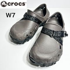 crocs クロックス サボ サンダル メタリックシルバー W7 - メルカリ