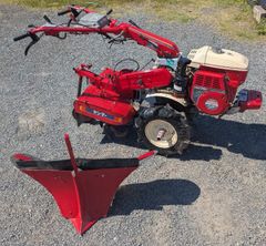 Mitsubishi MT-165 赤トラクター - メルカリ