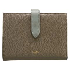 即完品】 CELINE セリーヌ ストラップ 二つ折り財布 グレージュ - メルカリ