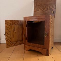 ヴィンテージ ガラス扉付き木製キャビネット - メルカリ