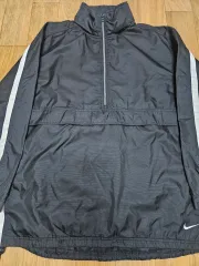 NIKE ウィンドブレーカー Anorak（アノラック）