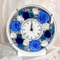 ブルーの幸せを呼ぶ華やか花時計 ブルーの幸せを呼ぶ華やか花時計 - メルカリ