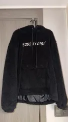 OIOI オアイオアイ フリース シープスキン ボア フーディー Tシャツ ブラックのサムネイル