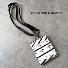 美品 VALENTINO GARAVANI ヴァレンティノガラバーニ 二つ折り財布 レザー ストラップ ホワイト ブラックのサムネイル