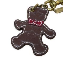 COACH バーガンディ クマ型キーホルダー - メルカリ