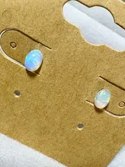 宝石質エチオピア産オパールAAA オーバルカボション6×4mm ピアス K18メッキ サージカルステンレス
