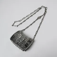 paco rabanne パコラバンヌ 1969 マイクロ　シルバー チェーンバッグ メタル ミニバッグ プラダを着た悪魔2着用モデル サイズ違い　シルバー系のサムネイル