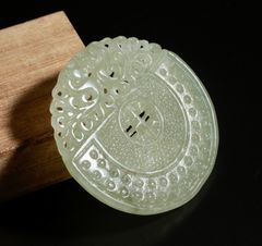 漢時代 仙鶴と鹿 森林で採食する図柄 和田玉 飾り物 細密雕刻 旧家