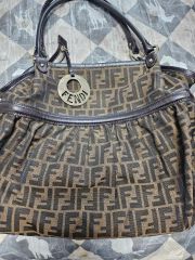 FENDI トートバッグ エナメル チャーム付き - メルカリ