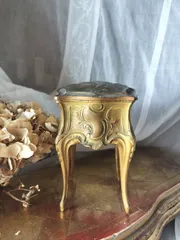 フランス アンティーク メタル  猫足　 装飾  ジュエリーケース 1900年