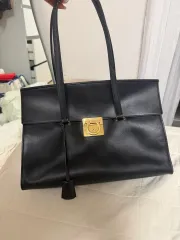 フェラガモ ショルダーバッグ