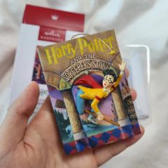 ハリーポッター25周年記念硬貨50pカラーコイン イギリスロイヤルミント