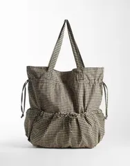エイソス レディース バッグ ギンガムチェック ギャザー ギンガム ASOS DESIGN ruched pocketote bag in mono ginghamono ginghamのサムネイル