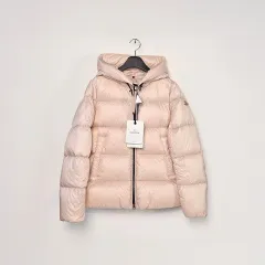 シーズンオフ 25FW MONCLER SERITTES フードダウン ライトピンクのサムネイル