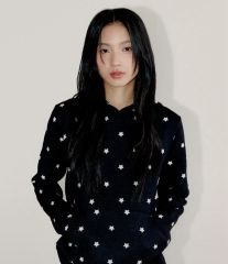 chernyy floral hoodie / 小花柄バック刺繍ロゴフーディー - メルカリ