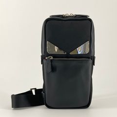 未使用級】フェンディ ボディバッグ モンスター バグズ アイ レザー 黒