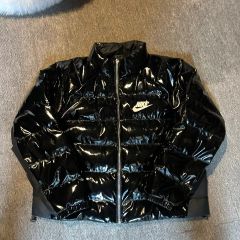 希少　pxrge着用　ナイキ　ダウンジャケット　エナメル　光沢 希少 pxrge着用 ナイキ ダウンジャケット エナメル 光沢 - メルカリ
