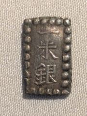 カ*ン様 古銭 明治一朱銀川常 Wx 未洗いぶし銀色 美品 - メルカリ