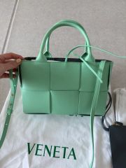 値下げ Bottega Veneta グリーン リュック ザ アルコ - メルカリ