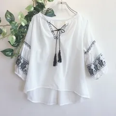美品✨ インポートアンドセレクト Import & Select ブラウス 刺繍 プルオーバー エスニック ナチュラル ボヘミアン バルーンスリーブ タッセル ギャザー ボートネック ゆったり モノトーン シンプル ヴィンテージ風 アジアン風 ふんわり