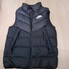 Mサイズ NIKE ダウンベスト 黒 新品 定価24750円 - メルカリ