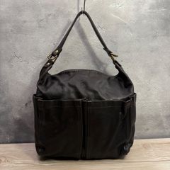 イルビゾンテ ショルダーバッグ 肩掛け ロゴ刻印 レザー ブラック 