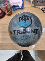 MOTIV】 モーティブ TRIDENT ボウリングボール 14lbs. - メルカリ