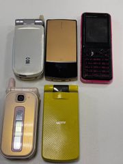 ピンクの折りたたみ式携帯電話 5台セット ジャンク - メルカリ