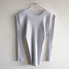 PLEATS PLEASE ベージュ タートルネック ③ PLEATS PLEASE ベージュ タートルネック ③ - メルカリ