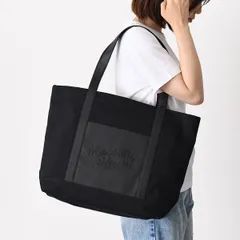 MAISON KITSUNE メゾン キツネ トートバッグ キャンバス アンド レザー ラージ トート QU05106 WB0026 レディース ユニセックス ブラック 牛革 コットン ハンドライティングロゴ A4収納可能 大容量 通勤 通学のサムネイル