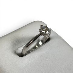 Pt900 ダイヤモンドリング 0.19ct 一粒ダイヤ ケース付 - メルカリ