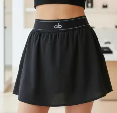 ALO ヨガ スカート ブラック キュロット ブラックのサムネイル