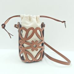 さ*な様 LOEWE アナグラムレザーパッチ カバーオール 48サイズ - メルカリ