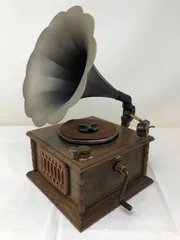 昭和レトロ　蓄音器/レコードプレーヤー 2026年最新】レトロ蓄音機の人気アイテム - メルカリ