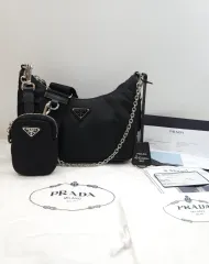 PRADA リーエディション 2005 リナイロン バッグ