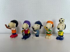 Super7 PEANUTS フィギュア チャーリーブラウン ライナス 4体 - メルカリ