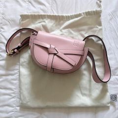 LOEWE ピンク レザー ショルダーバッグ ゲート 正規品 保存袋あり