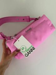 GANNI ミニキルティングクロスボディバッグ ピンク ショルダーバッグ
