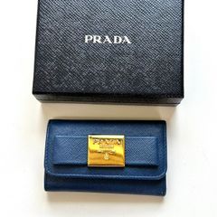 美品 プラダ PRADA サフィアーノ リボン キーケース ゴールドロゴ 紺