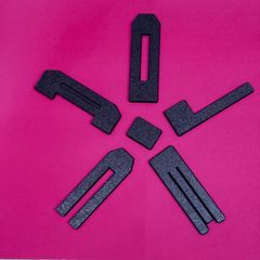 ☆お待たせしました☆ 新型d/人気四駆/リアエンブレムキャップ 