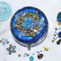 再販未定☆ キラキラお月様のピルケース ハンドメイドピルケース
